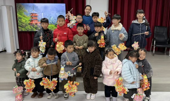 �ڵ�Ⱥ����һ����ů��Բ֮Լ