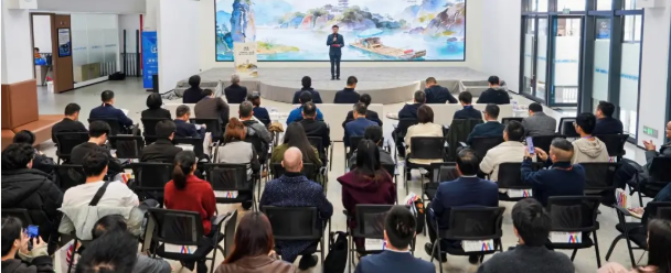 ��ý�۽� | ��AI�ӽǴ����������Ϫɽˮ